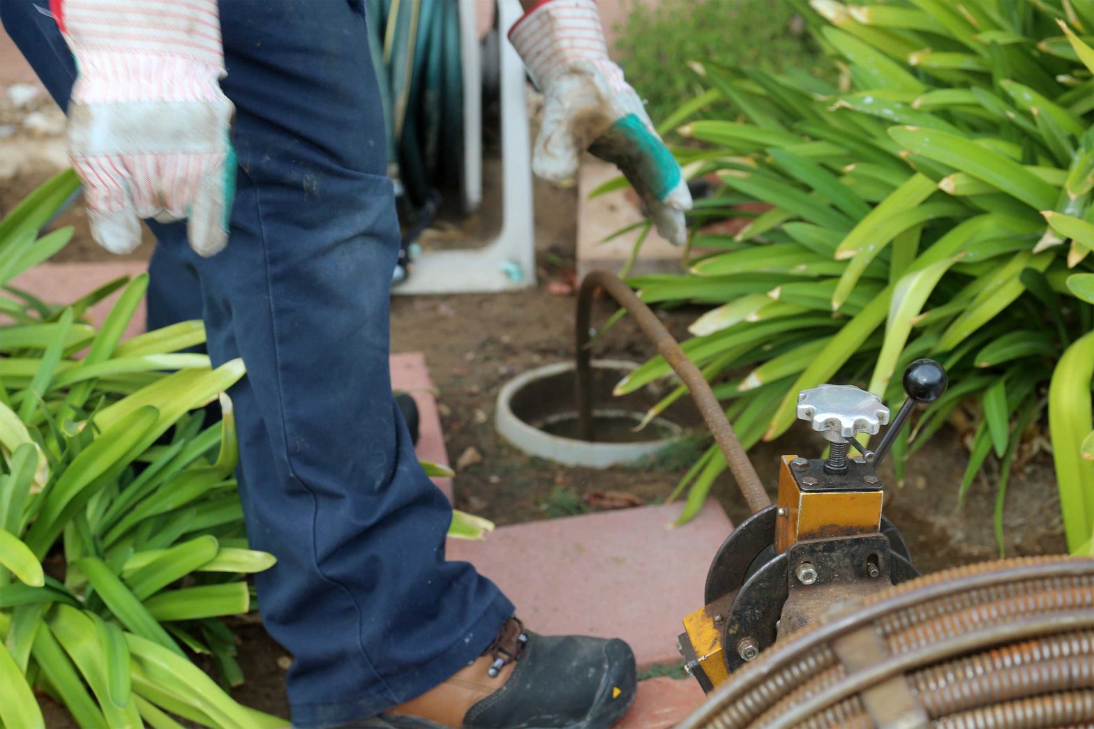 Sewer line repair vs. Replacement in Oakville: Which one do you need?